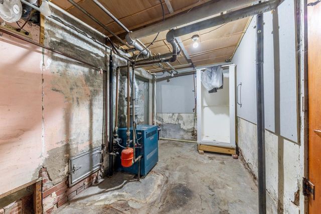 132 E 2nd St, Minneapolis, KS 67467