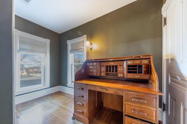 132 E 2nd St, Minneapolis, KS 67467