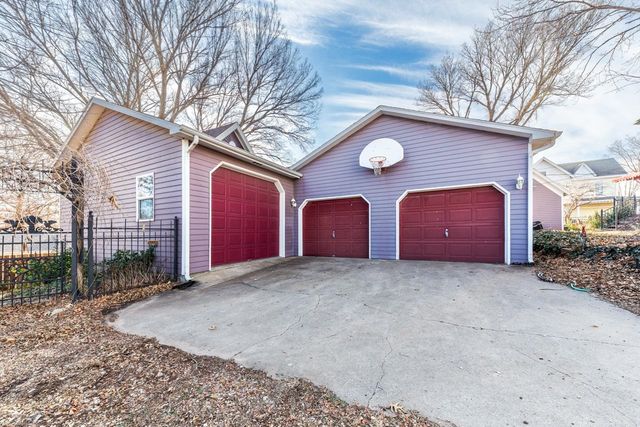 132 E 2nd St, Minneapolis, KS 67467