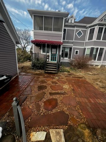 132 E 2nd St, Minneapolis, KS 67467