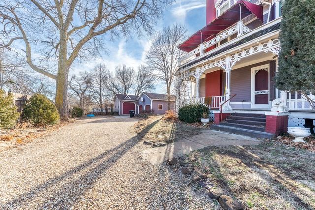 132 E 2nd St, Minneapolis, KS 67467