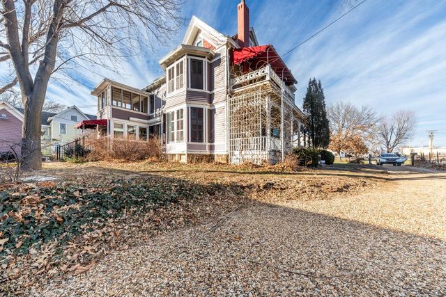 132 E 2nd St, Minneapolis, KS 67467