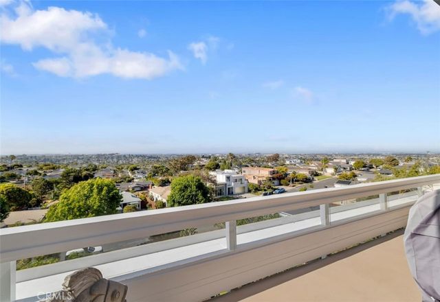 425 Via El Chico, Redondo Beach, CA 90277