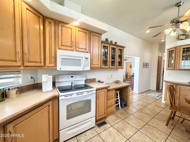 725 S EMERALD Drive, Apache Junction, AZ 85119