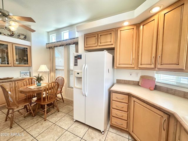 725 S EMERALD Drive, Apache Junction, AZ 85119