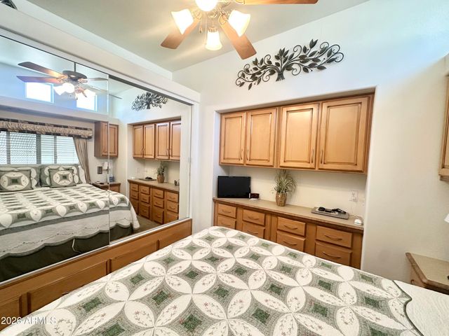 725 S EMERALD Drive, Apache Junction, AZ 85119