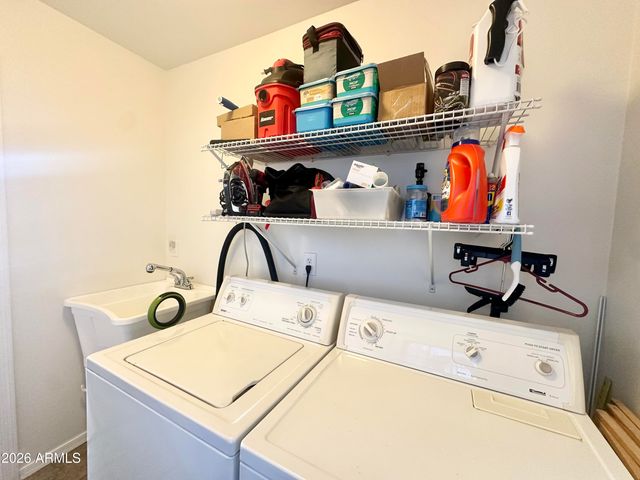 725 S EMERALD Drive, Apache Junction, AZ 85119