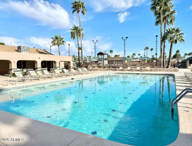 725 S EMERALD Drive, Apache Junction, AZ 85119