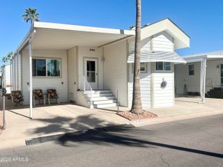 725 S EMERALD Drive, Apache Junction, AZ 85119