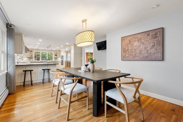 199 Country Rd, Weston, MA 02493