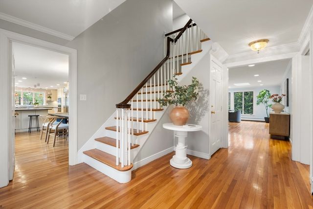 199 Country Rd, Weston, MA 02493