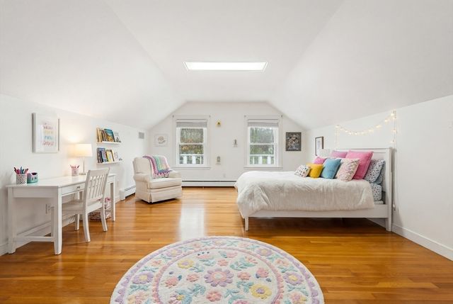 199 Country Rd, Weston, MA 02493