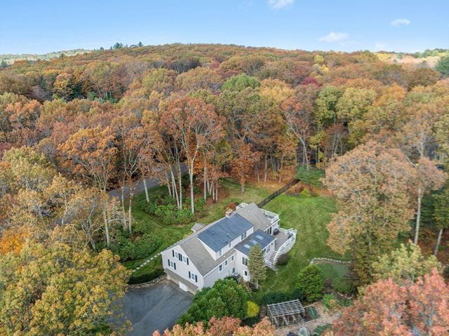 199 Country Rd, Weston, MA 02493