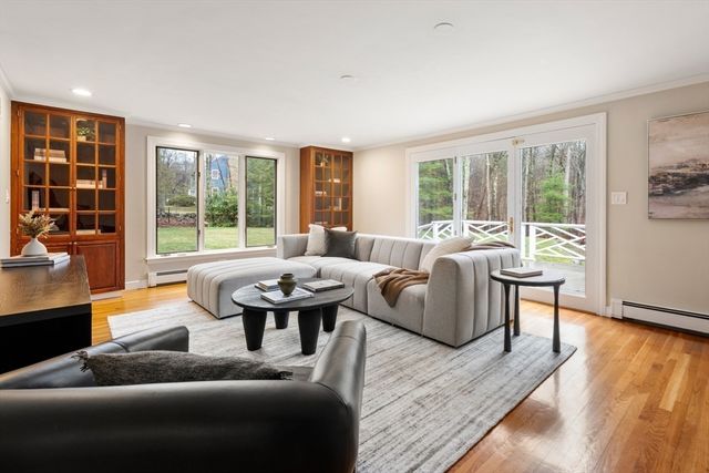 199 Country Rd, Weston, MA 02493