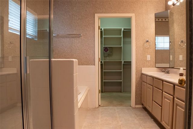 1812 NW 160th Place, Edmond, OK 73013