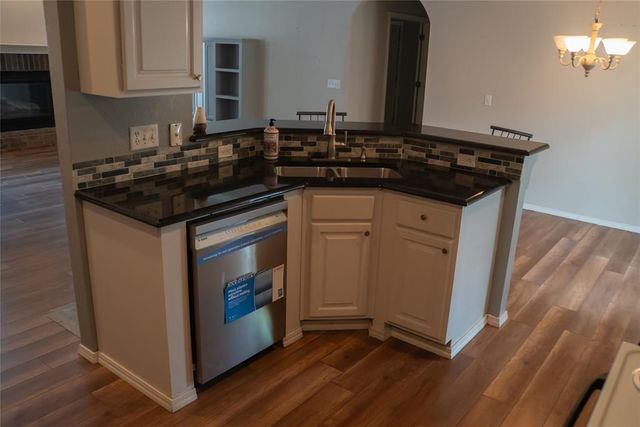 1812 NW 160th Place, Edmond, OK 73013