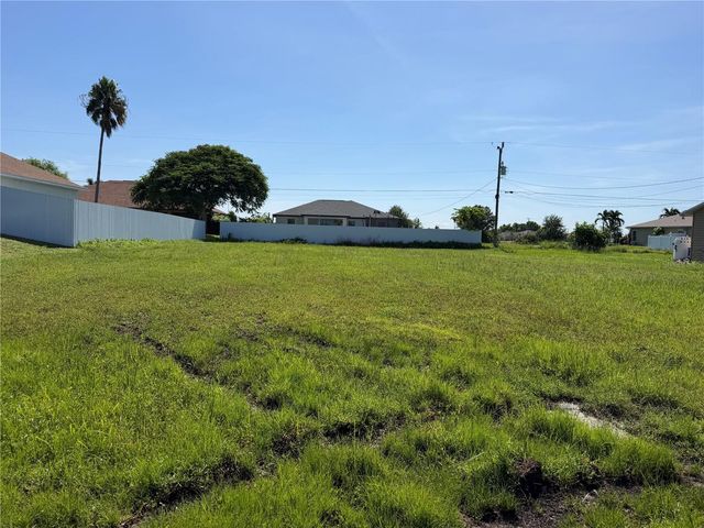 1121 NW 6TH AVENUE, Cape Coral, FL 33993