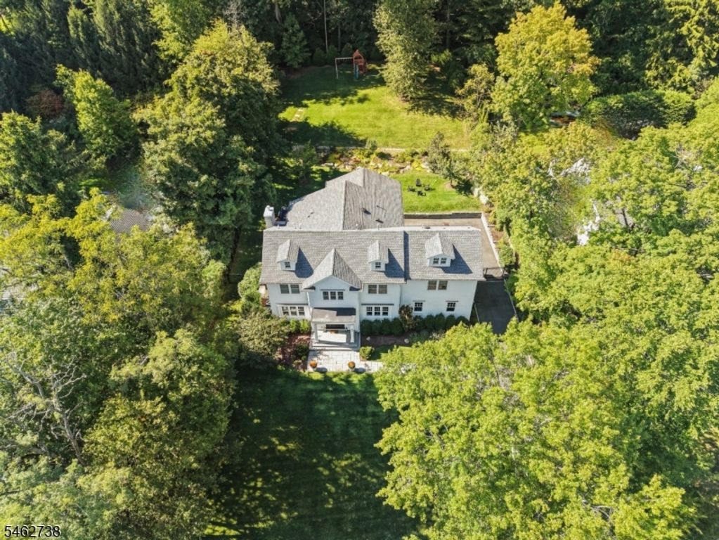 23 WOODFIELD DRIVE, Millburn Twp., NJ 07078 — photo 2