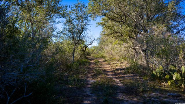 7869 County Road 203, Beeville, TX 78102