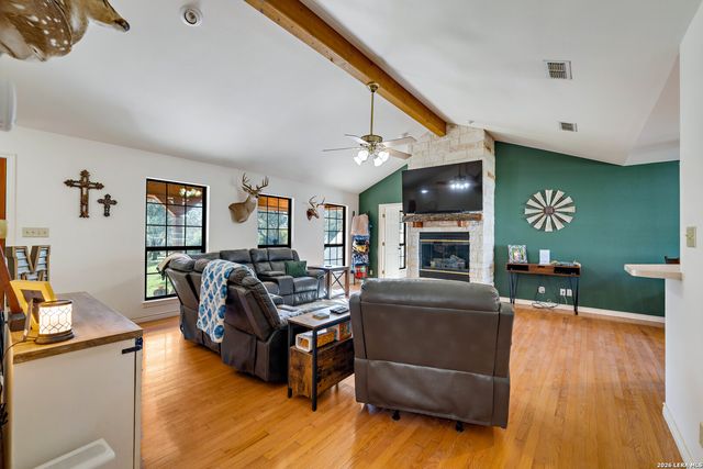 7869 County Road 203, Beeville, TX 78102