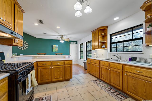 7869 County Road 203, Beeville, TX 78102