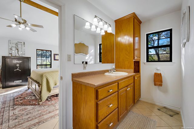 7869 County Road 203, Beeville, TX 78102