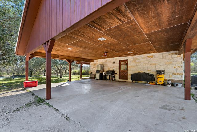 7869 County Road 203, Beeville, TX 78102