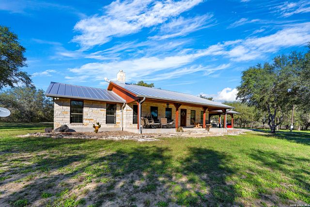 7869 County Road 203, Beeville, TX 78102
