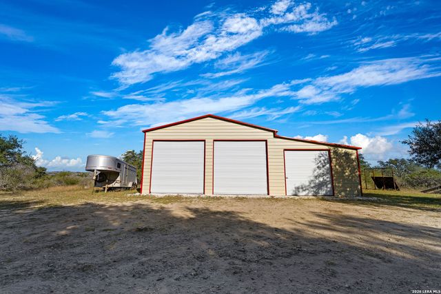 7869 County Road 203, Beeville, TX 78102