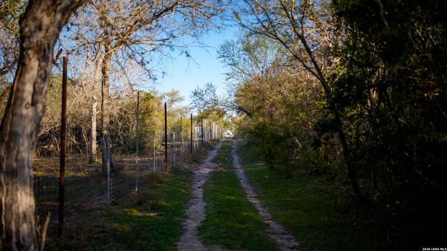 7869 County Road 203, Beeville, TX 78102