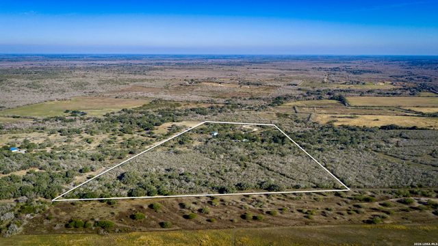 7869 County Road 203, Beeville, TX 78102