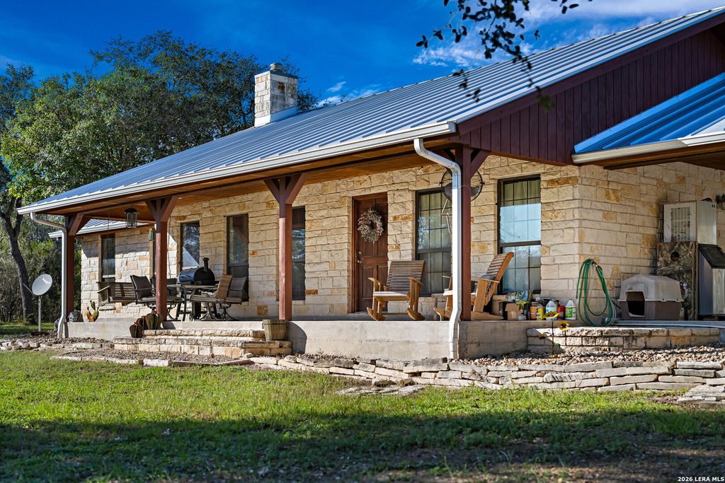 7869 County Road 203, Beeville, TX 78102