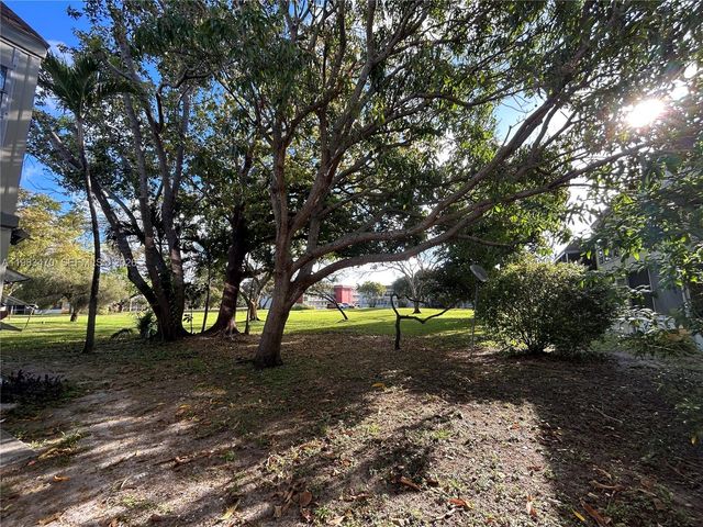 609 S State Road 7 1E, Margate, FL 33068