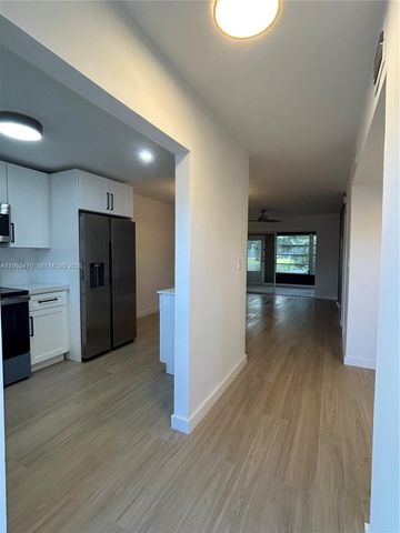 609 S State Road 7 1E, Margate, FL 33068