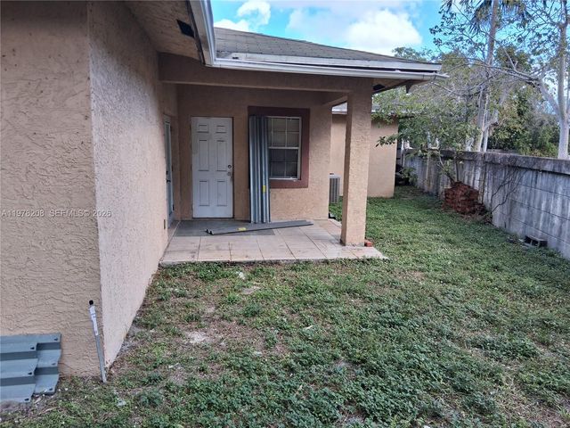 158 SW 5th St, Deerfield Beach, FL 33441