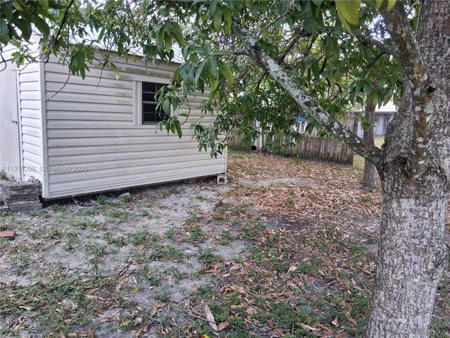 158 SW 5th St, Deerfield Beach, FL 33441