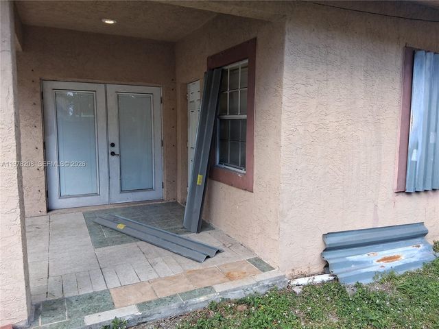 158 SW 5th St, Deerfield Beach, FL 33441