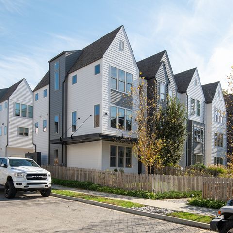 354 East Village Ln, Nashville, TN 37216