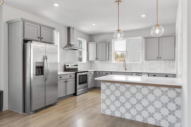 354 East Village Ln, Nashville, TN 37216