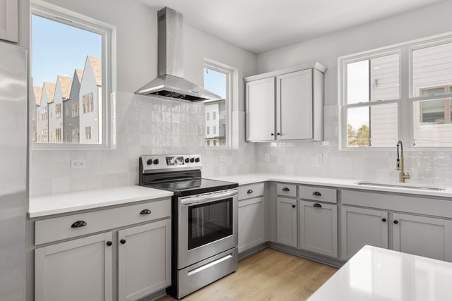 354 East Village Ln, Nashville, TN 37216