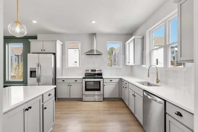 354 East Village Ln, Nashville, TN 37216