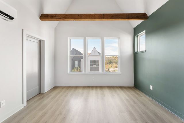 354 East Village Ln, Nashville, TN 37216