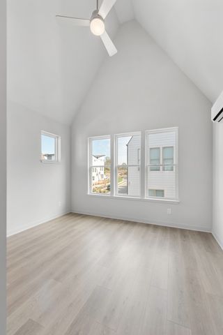 354 East Village Ln, Nashville, TN 37216