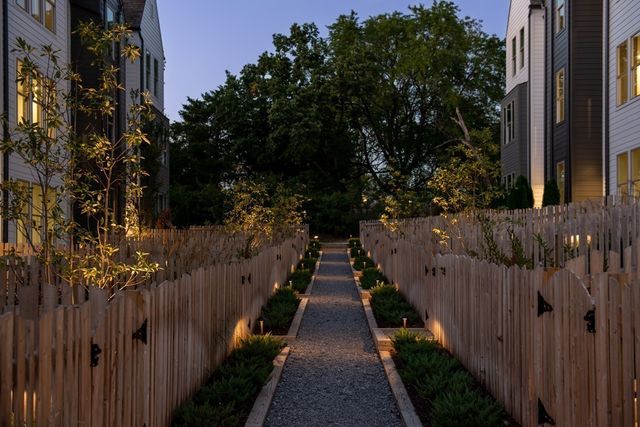 354 East Village Ln, Nashville, TN 37216