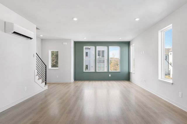 354 East Village Ln, Nashville, TN 37216