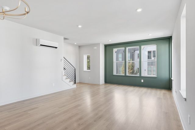 354 East Village Ln, Nashville, TN 37216