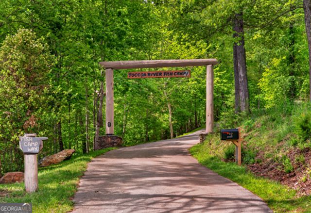 28 Fish Camp Way, Mineral Bluff, GA 30559