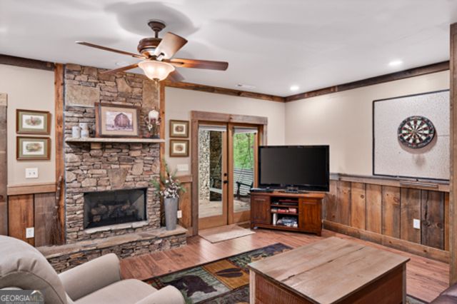 28 Fish Camp Way, Mineral Bluff, GA 30559