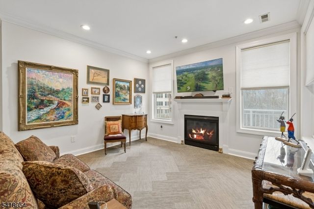 5205 Pointe Gate Dr, Livingston Twp., NJ 07039