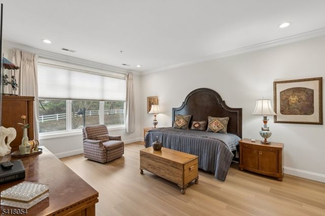 5205 Pointe Gate Dr, Livingston Twp., NJ 07039